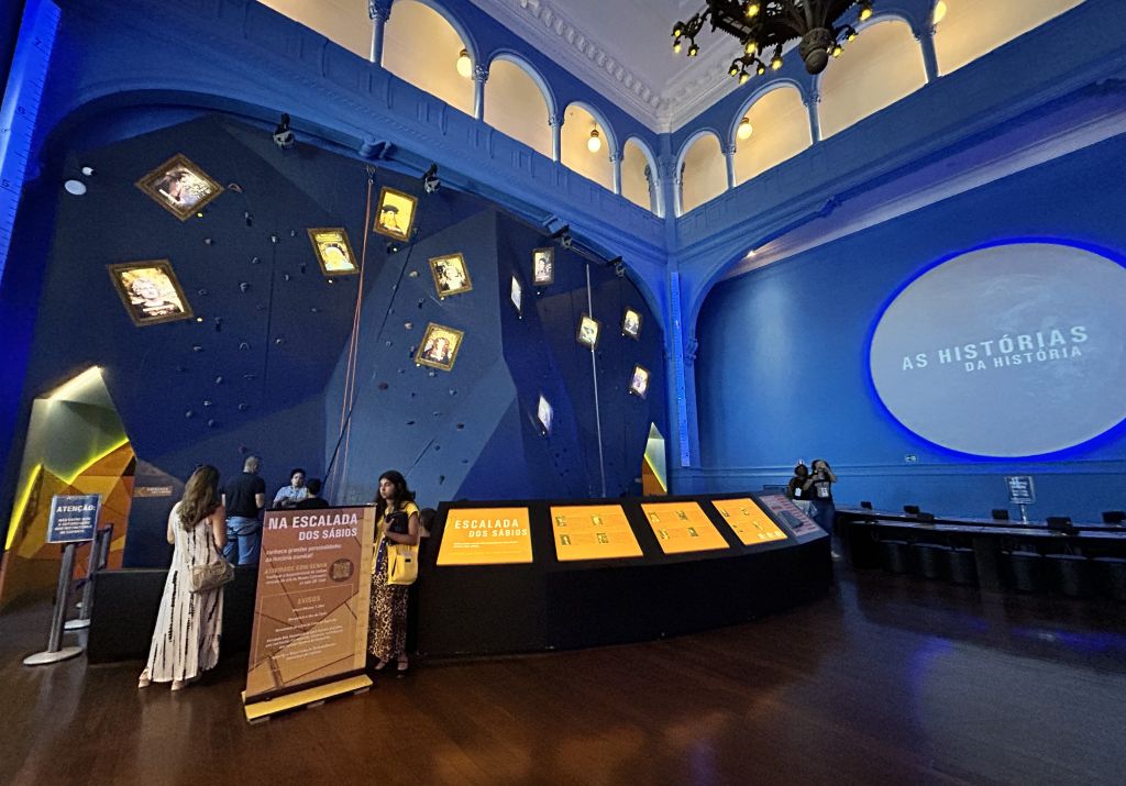 Escalada dos Sábios - Museu Catavento